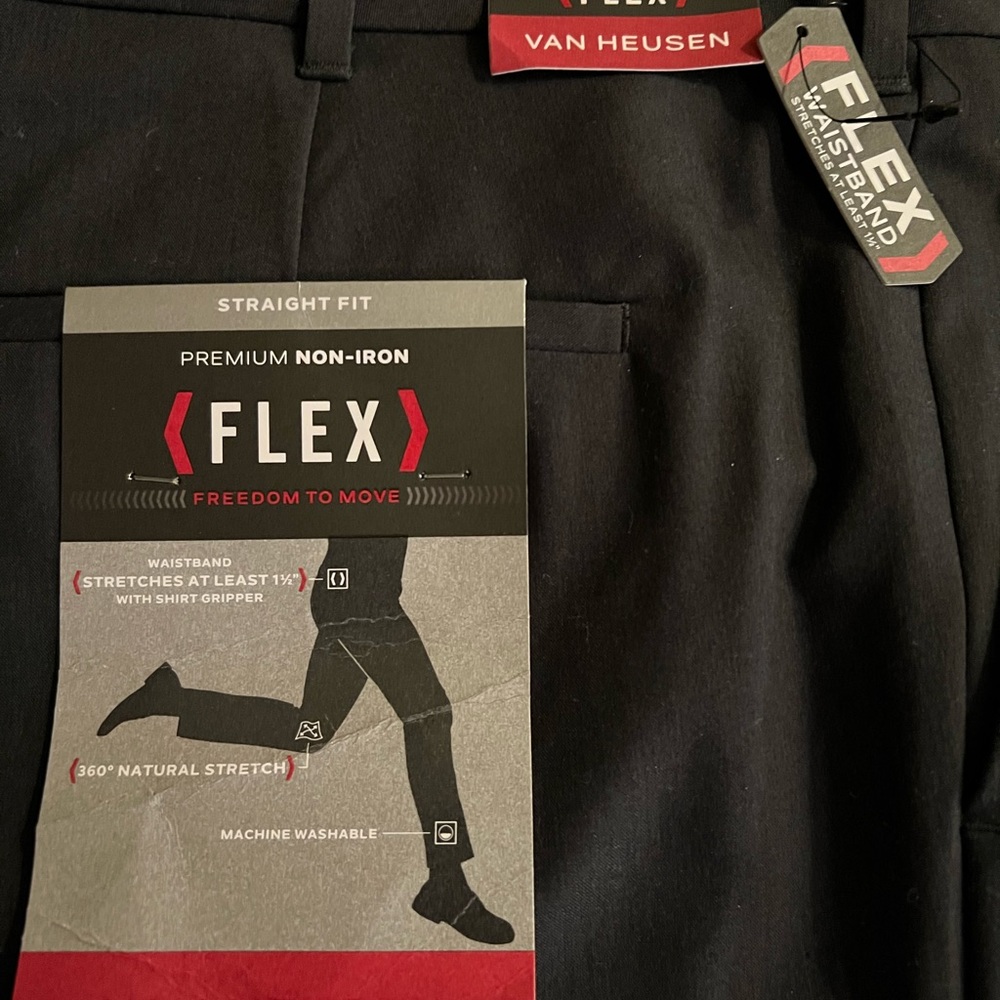 NWT VAN HEUSEN 36x30 straight fit,  dark gray